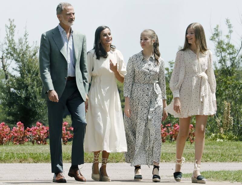 Los Reyes, la princesa Leonor y la infanta Sofía visitan Cataluña con motivo de la entrega de los premios de Fundación Princesa de Girona. Esta ha sido la primera vez que la heredera de la Corona ha visitado la provincia.