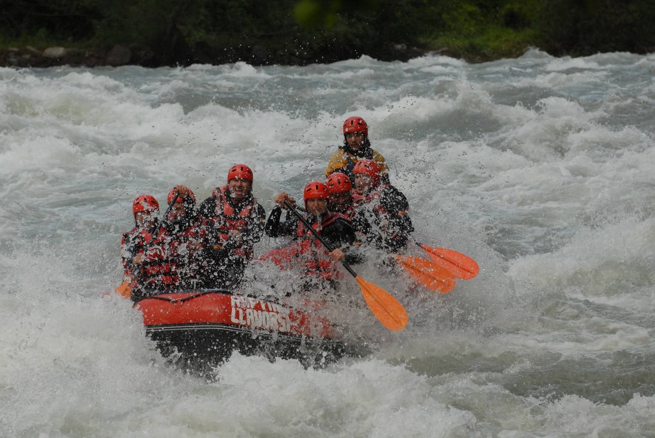 Las aguas del Alto Ebro (Cantabria); el Noguera Pallaresa (Lleida); el Cabriel (Valencia); el Segura (Murcia); el Gállego (Huesca); y el Genil (Málaga) son ideales para la práctica de este deporte