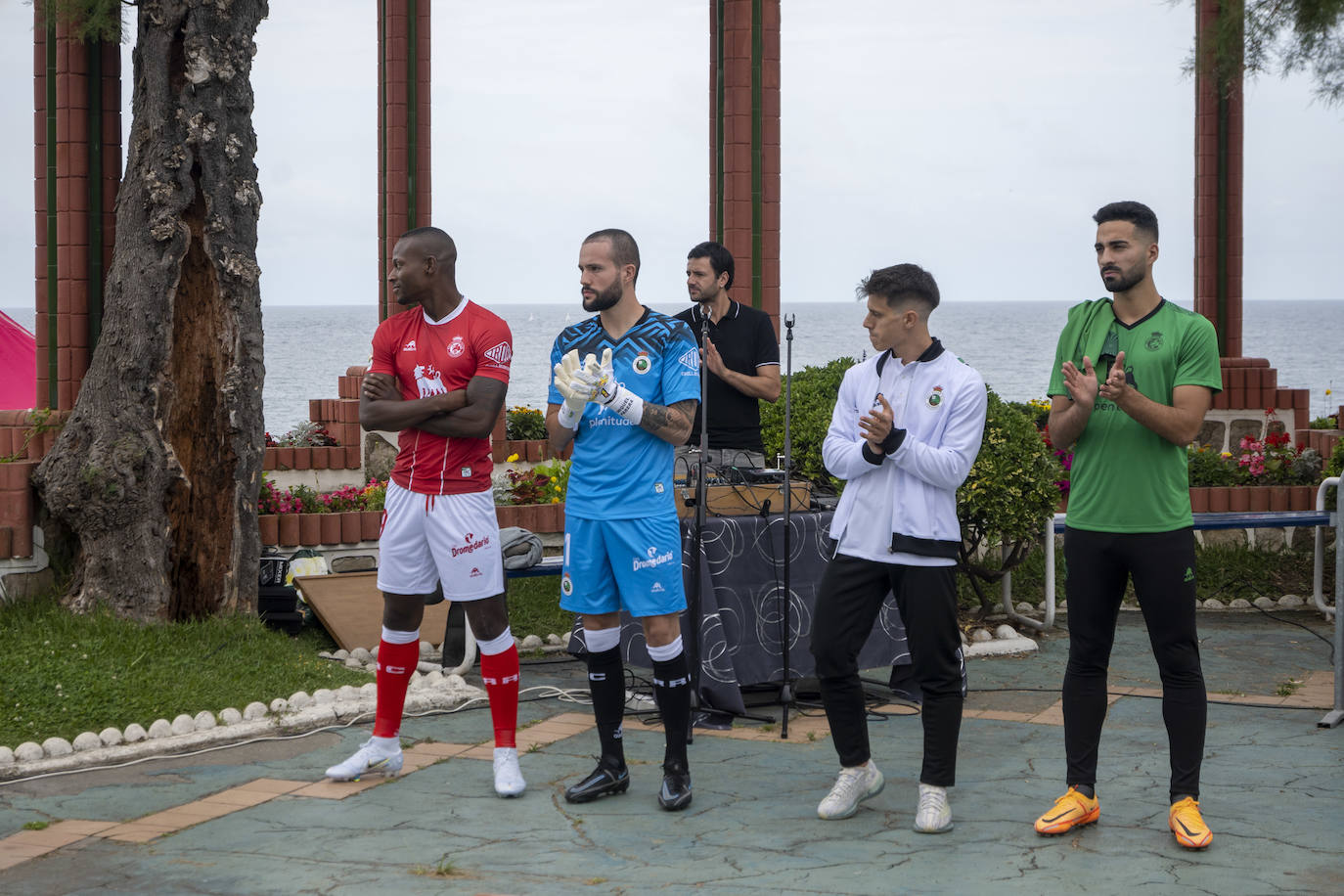 Fotos: Así son las nuevas equipaciones del Racing