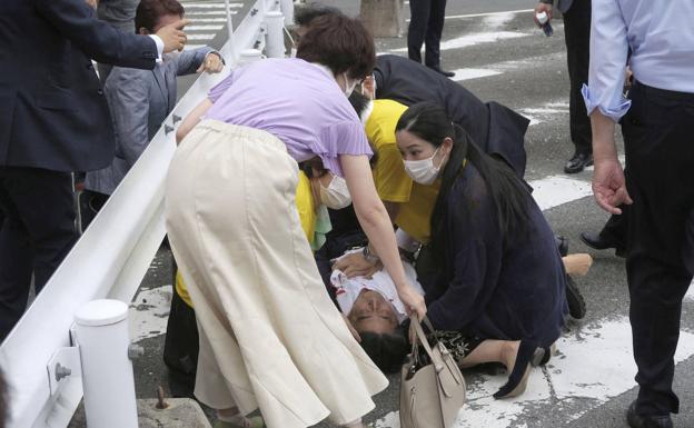 Conmoción mundial por la muerte del exprimer ministro japonés Shinzo Abe tras recibir dos disparos