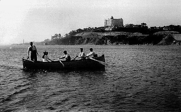 Imagen de archivo con la vista del Hotel Real desde el mar. 