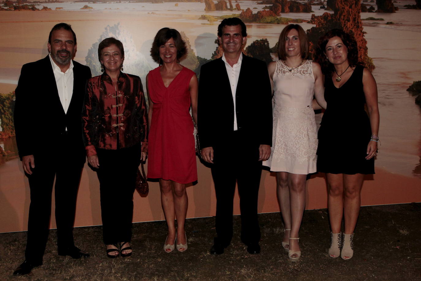 Imagen de septiembre de 2014 durante la entrega de los III Premios Nécora a la Comunicación Gastronómica y Viajera. Jesús Sánchez, Paz Herrera, MªJesús Calzada, Juan José Avila, Laura Gregorio y Eva Salmón.