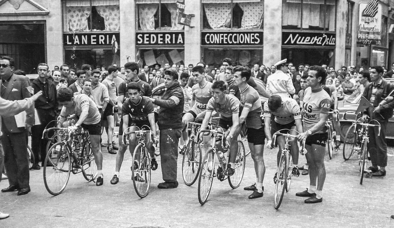 Prueba ciclista en la cuesta de la Atalaya de Santander.