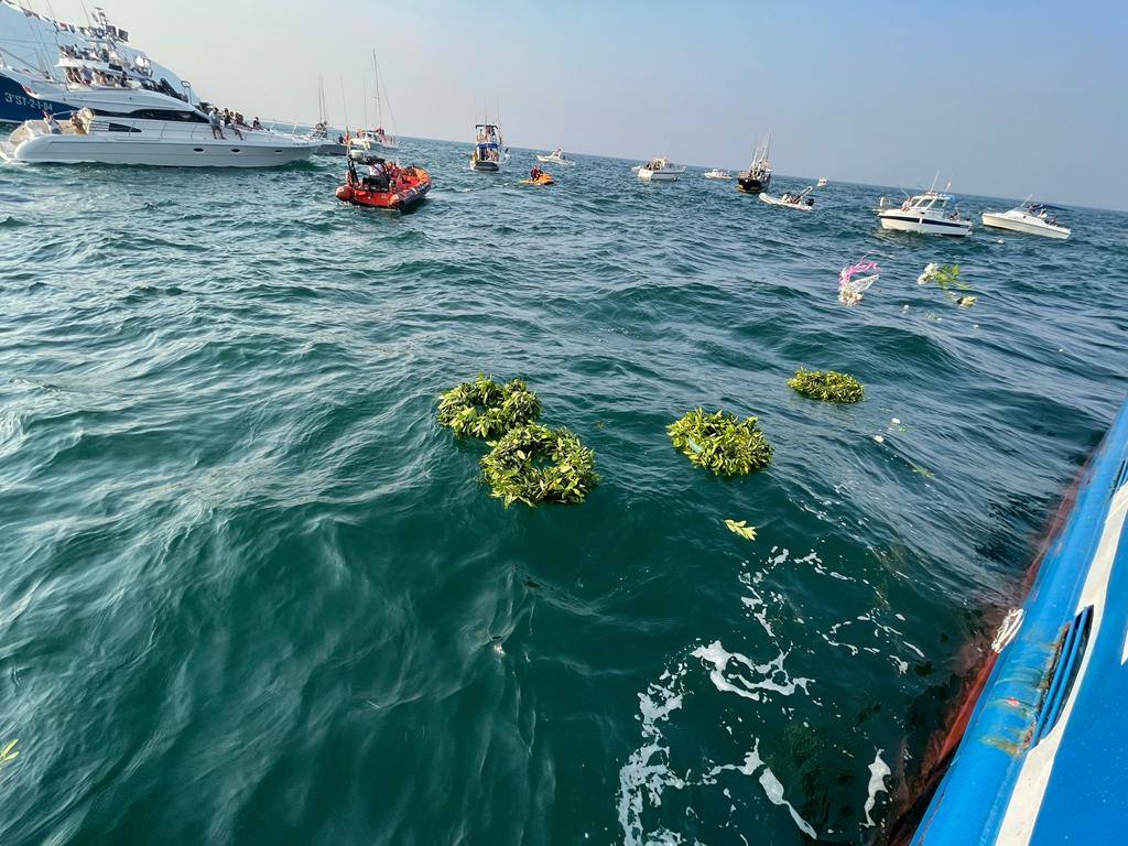 Fotos: Laredo saca a la mar a la virgen del Carmen