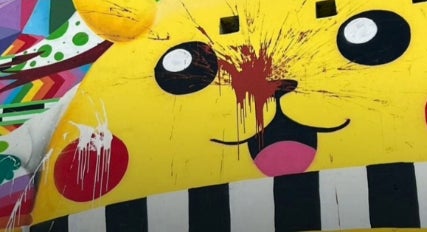 Captura de un video de Tik Tok en el que se muestra el mural atacado.