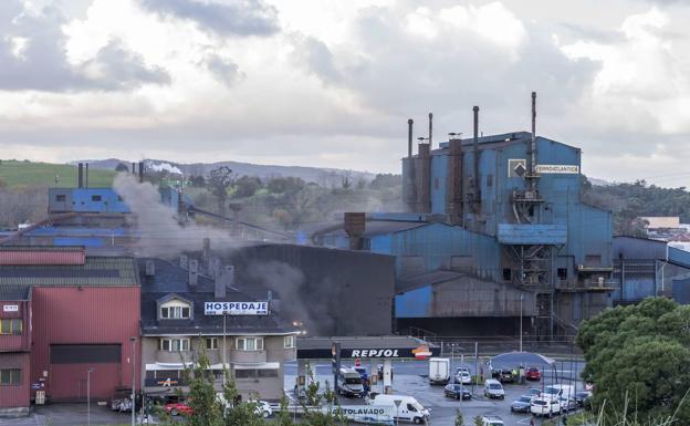 Ferroatlántica aplicará un ERTE en otoño en Boo y prevé cerrar el año con un único horno