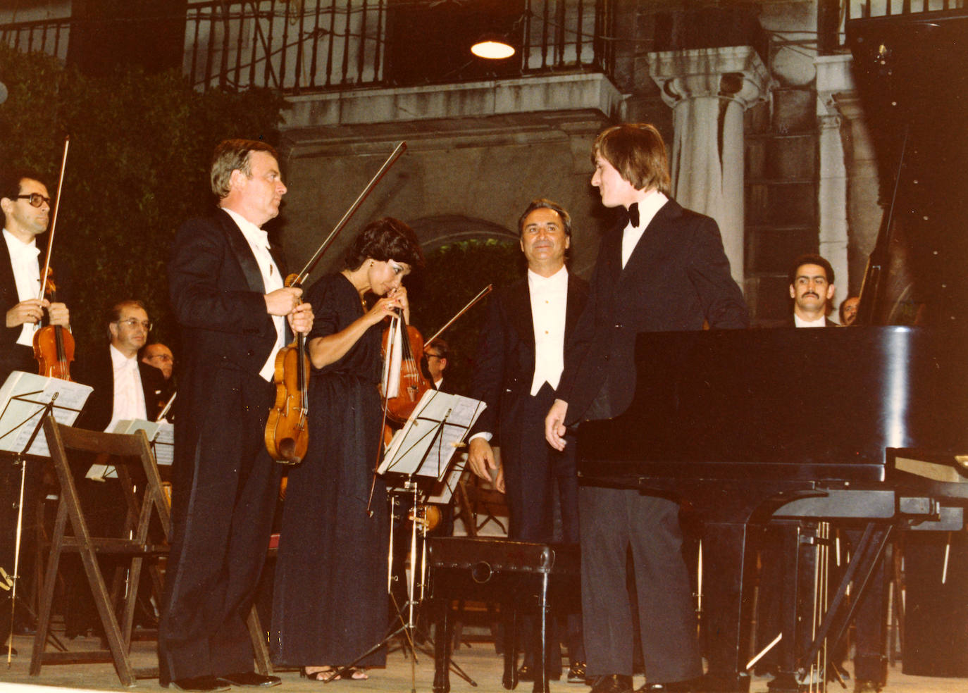 1980. Odón Alonso dirigió el concierto final con la Orquesta Sinfónica de Radio Televisión Española. Actuación de Barry Douglas, segundo premio en 1980.