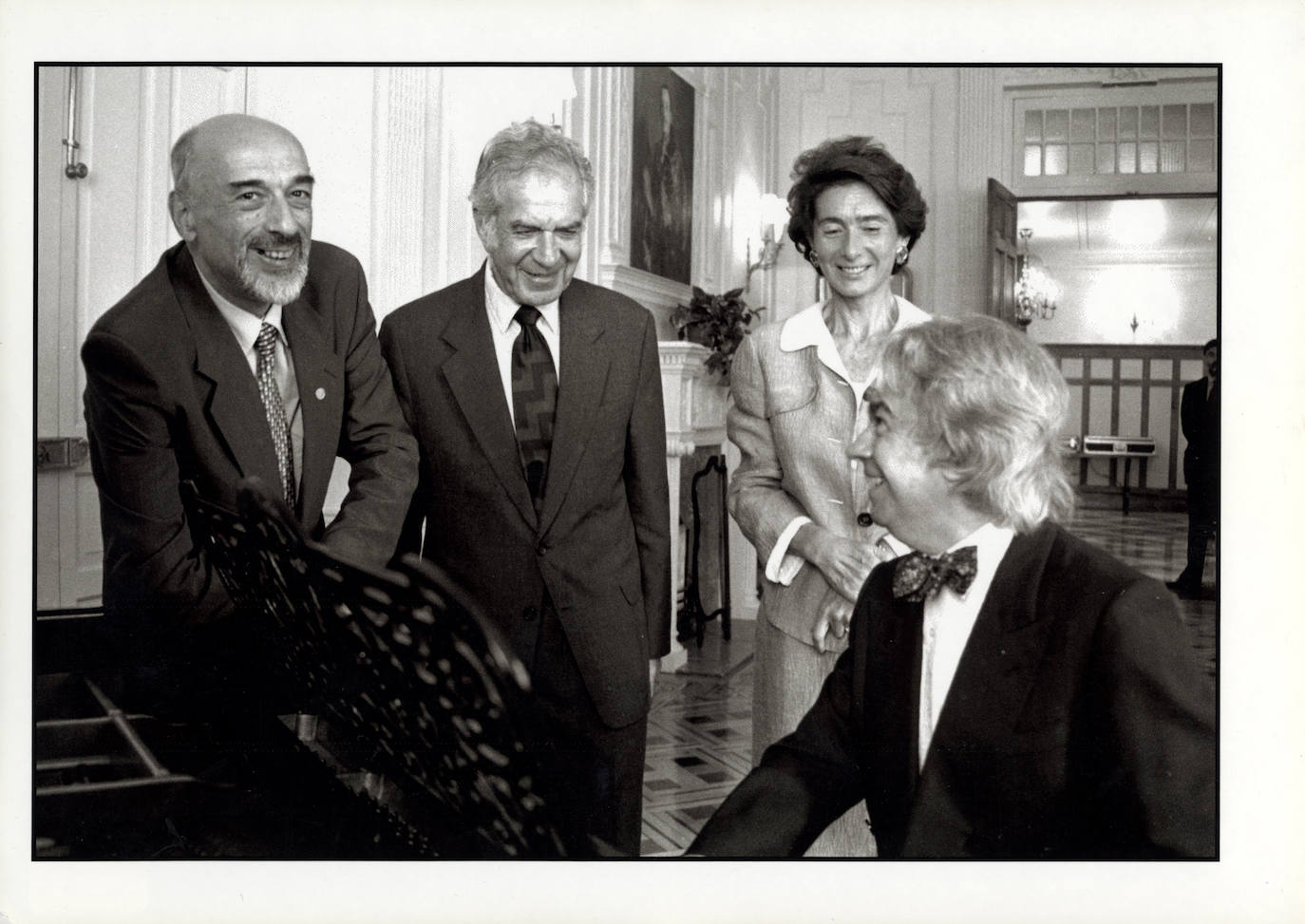 1998. Dmitri Bashkirov, Claude Frank, Paloma O’Shea y Antoni Ros-Marbà, durante un momento del certamen.