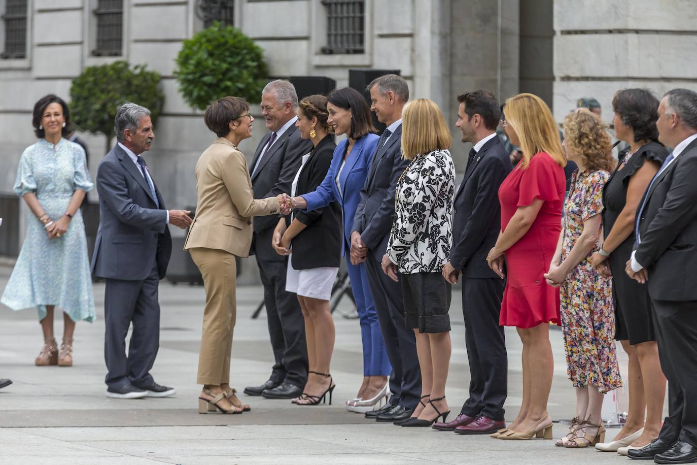 Fotos: La entrega de la bandera de España, en imágenes