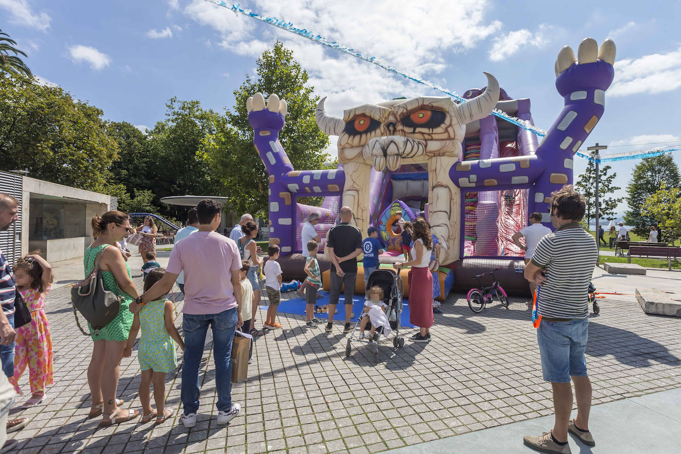 Fotos: Atracciones, mercado, palas y mucho más en las calles santanderinas