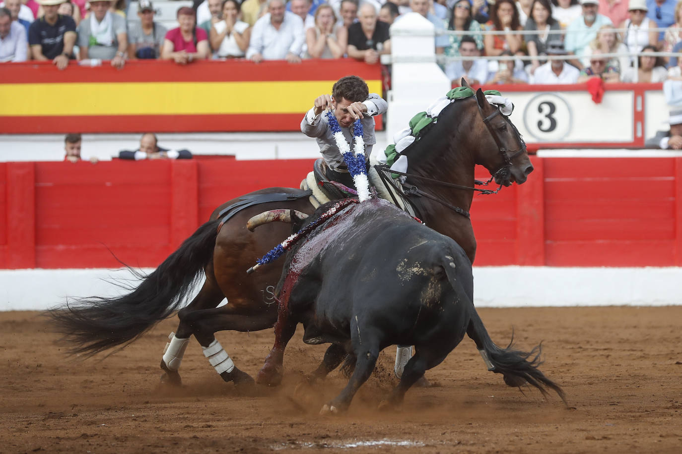 Fotos: El rejoneo toma Cuatro Caminos