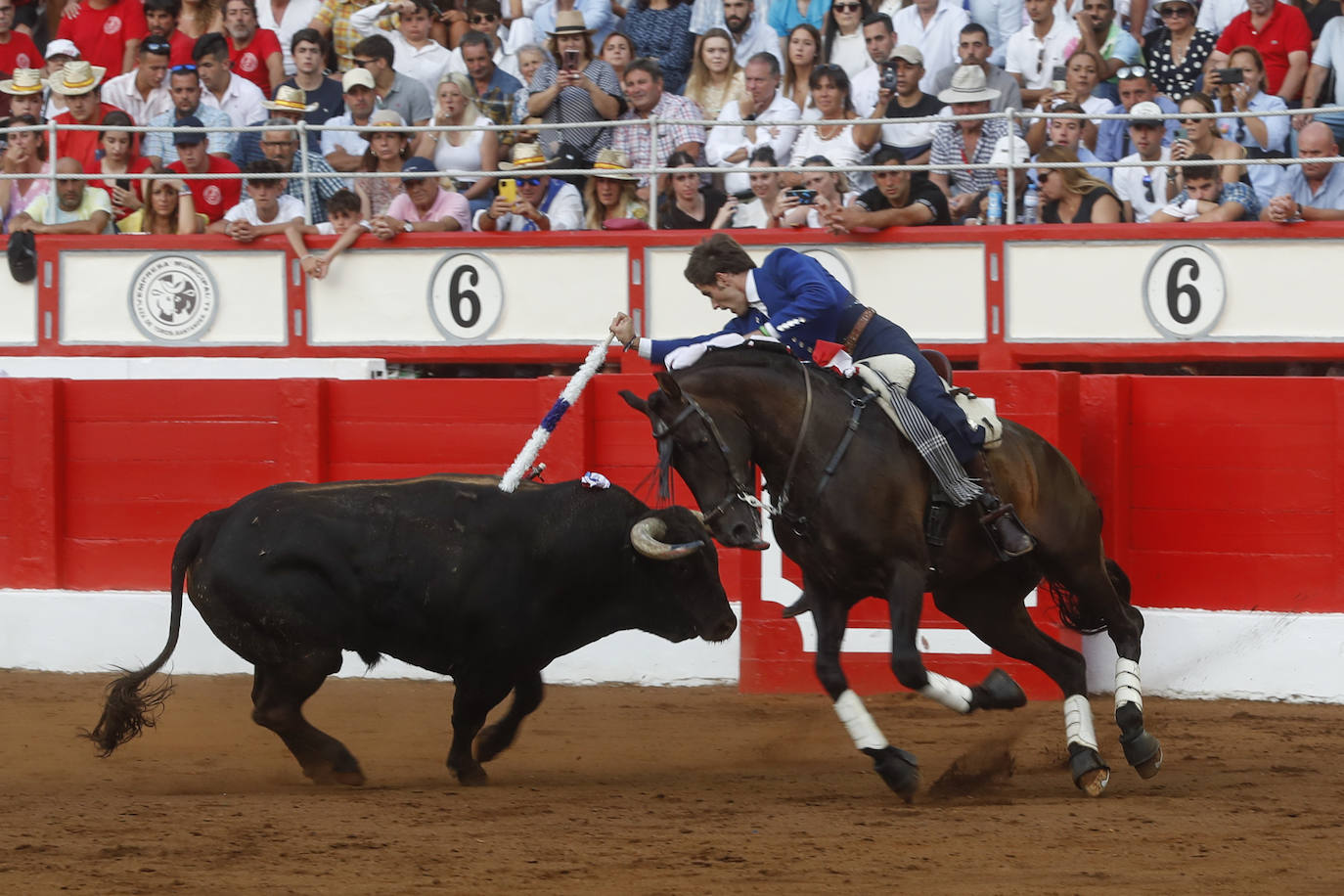 Fotos: El rejoneo toma Cuatro Caminos