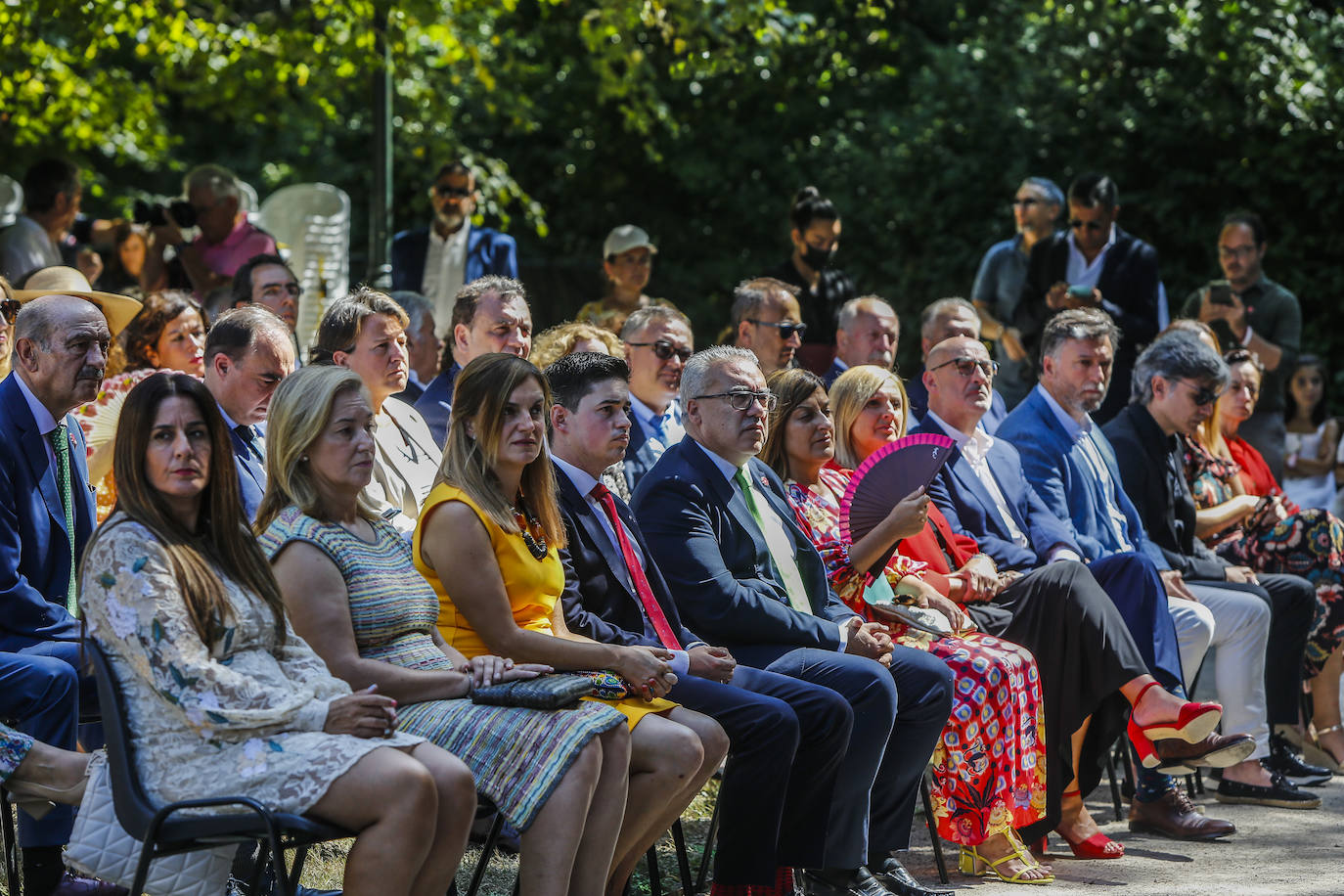 Los representantes de los partidos politicos con presencia en el Parlamento de Cantabria también han ocupado un lugar destacado en el acto institucional.