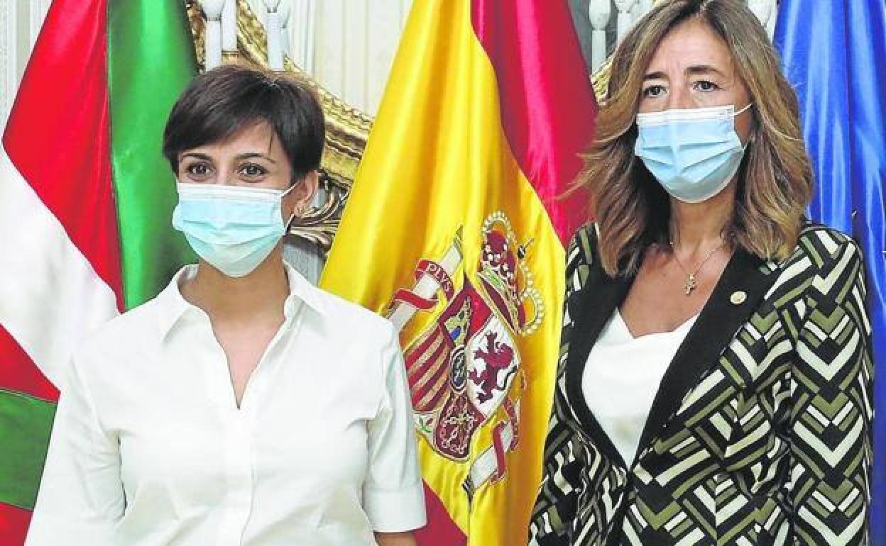 La ministra de Política Territorial, Isabel Rodríguez, y la consejera de Autogobierno, Olatz Garamendi. 