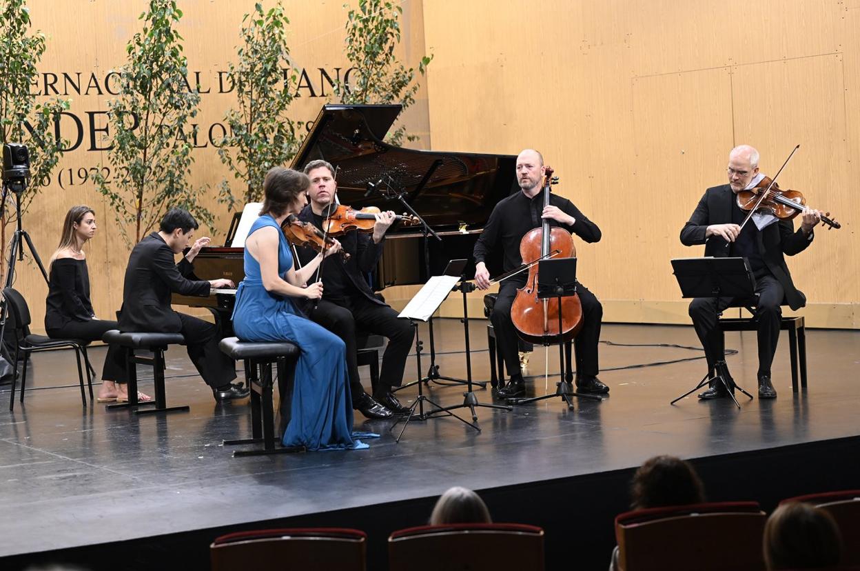 Una de las actuaciones de la semifinal, con el Cuarteto Casals, que concluye hoy en la Sala Pereda.