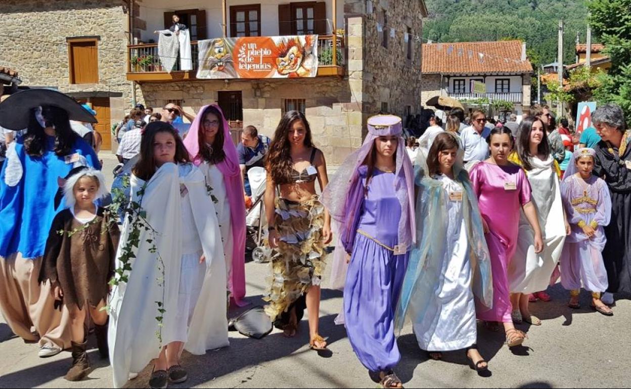 Barriopalacio recupera su fiesta sobre la mitología cántabra.