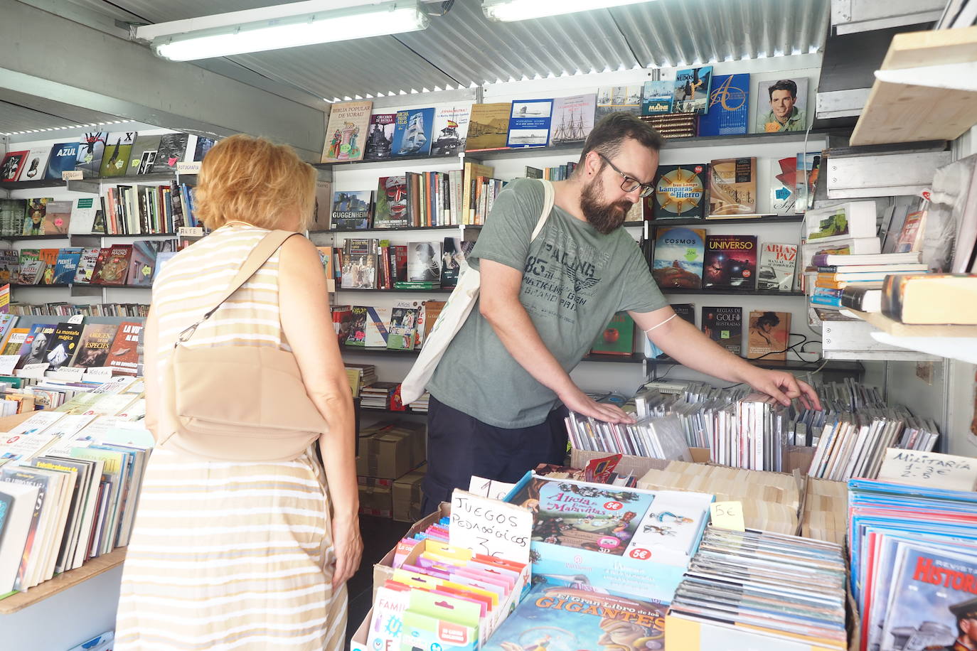 Fotos: Imágenes de la Feria del Libro Viejo de Santander