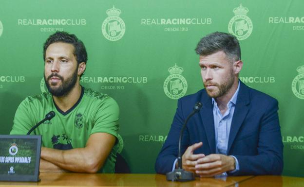 Germán y Martija, en la rueda de prensa de presentación del jugador.