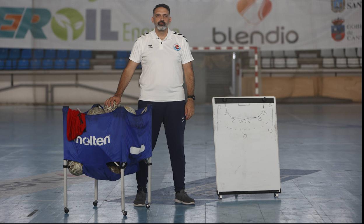 Rubén Garabaya se estrenará en el banquillo del Sinfín como entrenador principal en la Liga Asobal.