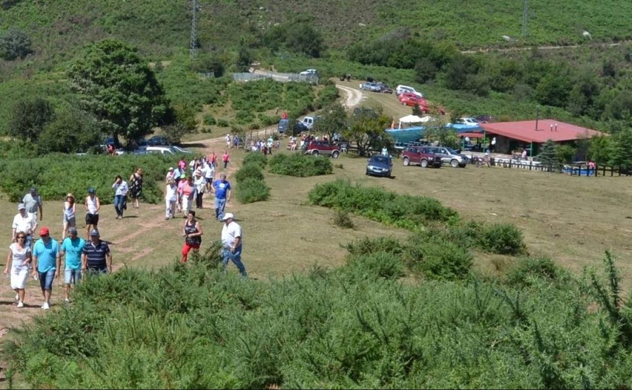 Desde 2009 se celebra la fiesta de la montaña en el entorno del refugio de Orza.