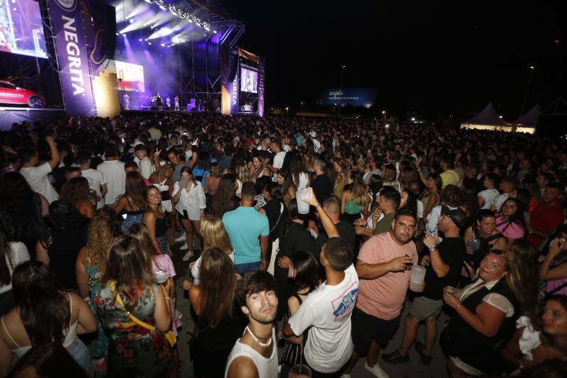 Las mejores imágenes de los artistas que este jueves protagonizaron la primera jornada del festival Vive la Feria de Torrelavega. Omar Montes puso el broche de oro a una noche en la que también pisaron el escenario Robledo, Danny Romero y el grupo Lérica.