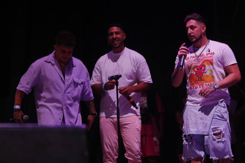 Las mejores imágenes de los artistas que este jueves protagonizaron la primera jornada del festival Vive la Feria de Torrelavega. Omar Montes puso el broche de oro a una noche en la que también pisaron el escenario Robledo, Danny Romero y el grupo Lérica.