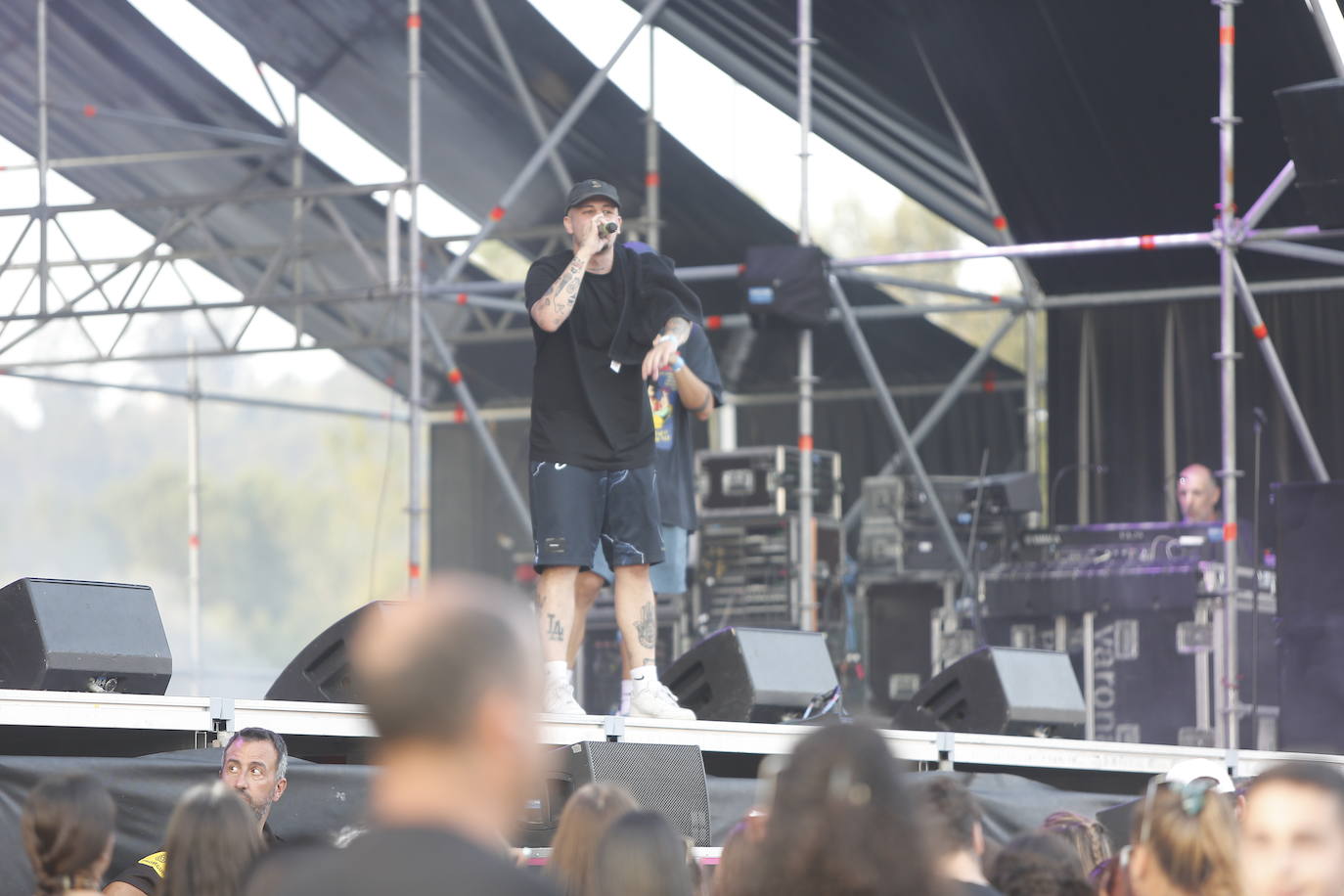 Las mejores imágenes de los artistas que este jueves protagonizaron la primera jornada del festival Vive la Feria de Torrelavega. Omar Montes puso el broche de oro a una noche en la que también pisaron el escenario Robledo, Danny Romero y el grupo Lérica.