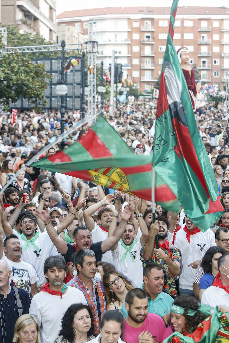 Fotos: El pregón de Resines llena el Bulevar