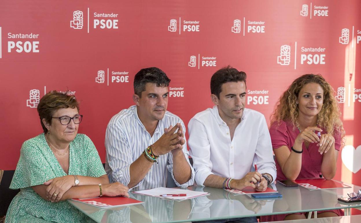 Real, Fernández, Casares y Quiñones, ayer, en la Ejecutiva.