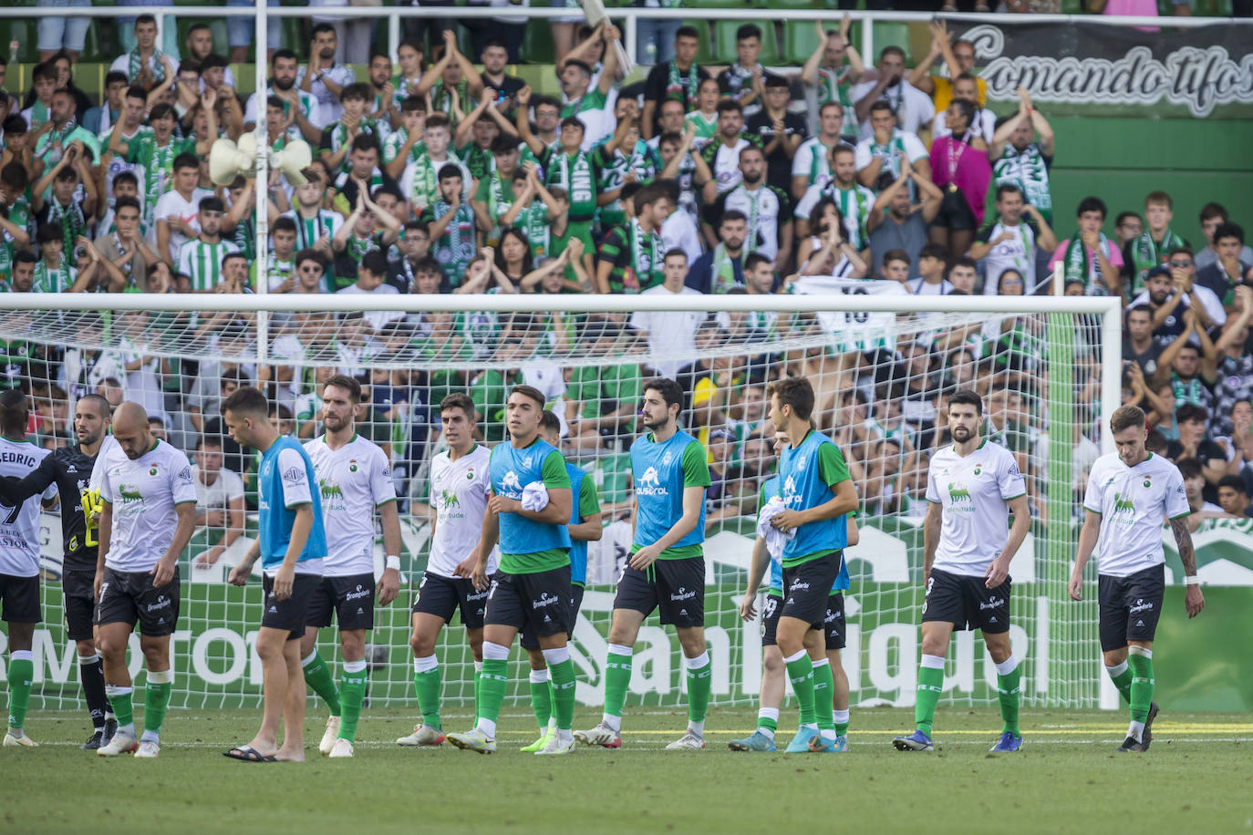 Fotos: El Villarreal castiga al Racing en el tiempo añadido