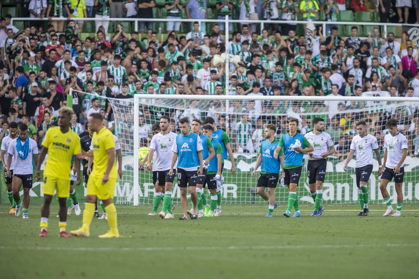 Fotos: El Villarreal castiga al Racing en el tiempo añadido