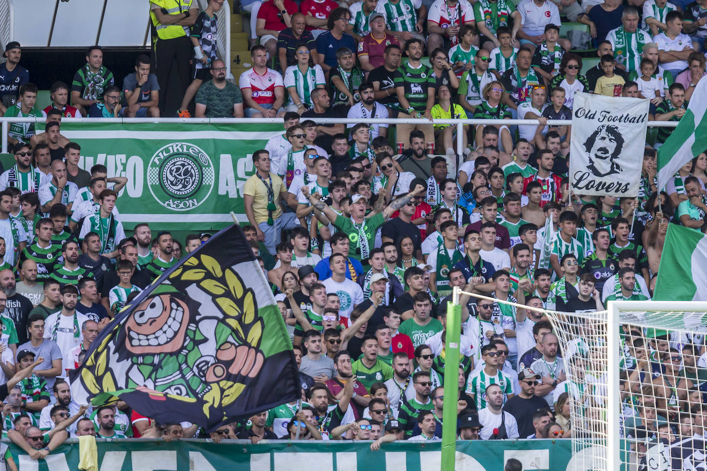 Fotos: El Villarreal castiga al Racing en el tiempo añadido