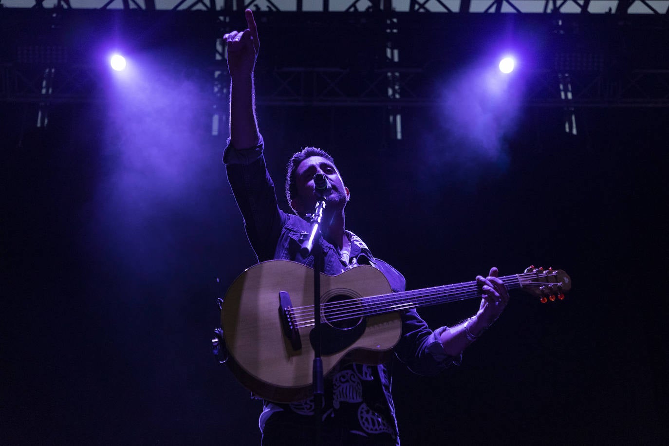 Cerca de ocho mil personas asistieron en La Lechera a los conciertos del sábado, la tercera jornada del festival Vive la Feria.