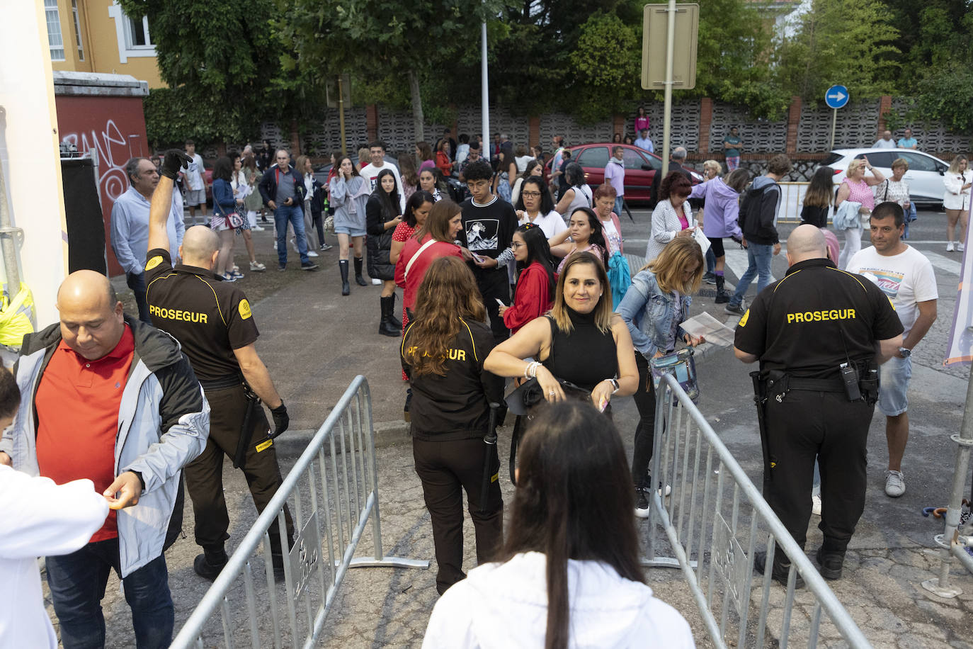 Cerca de ocho mil personas asistieron en La Lechera a los conciertos del sábado, la tercera jornada del festival Vive la Feria.