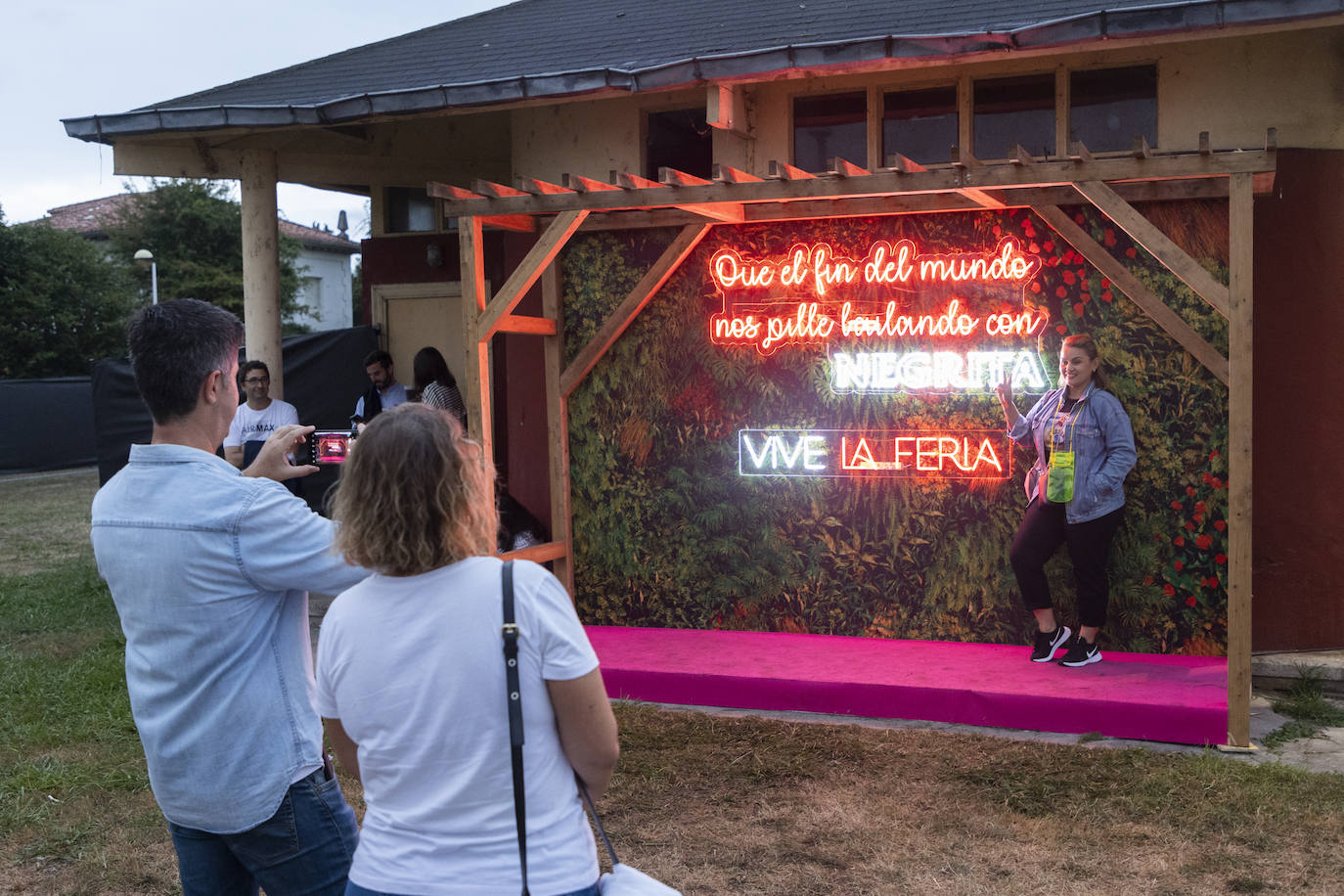 Cerca de ocho mil personas asistieron en La Lechera a los conciertos del sábado, la tercera jornada del festival Vive la Feria.