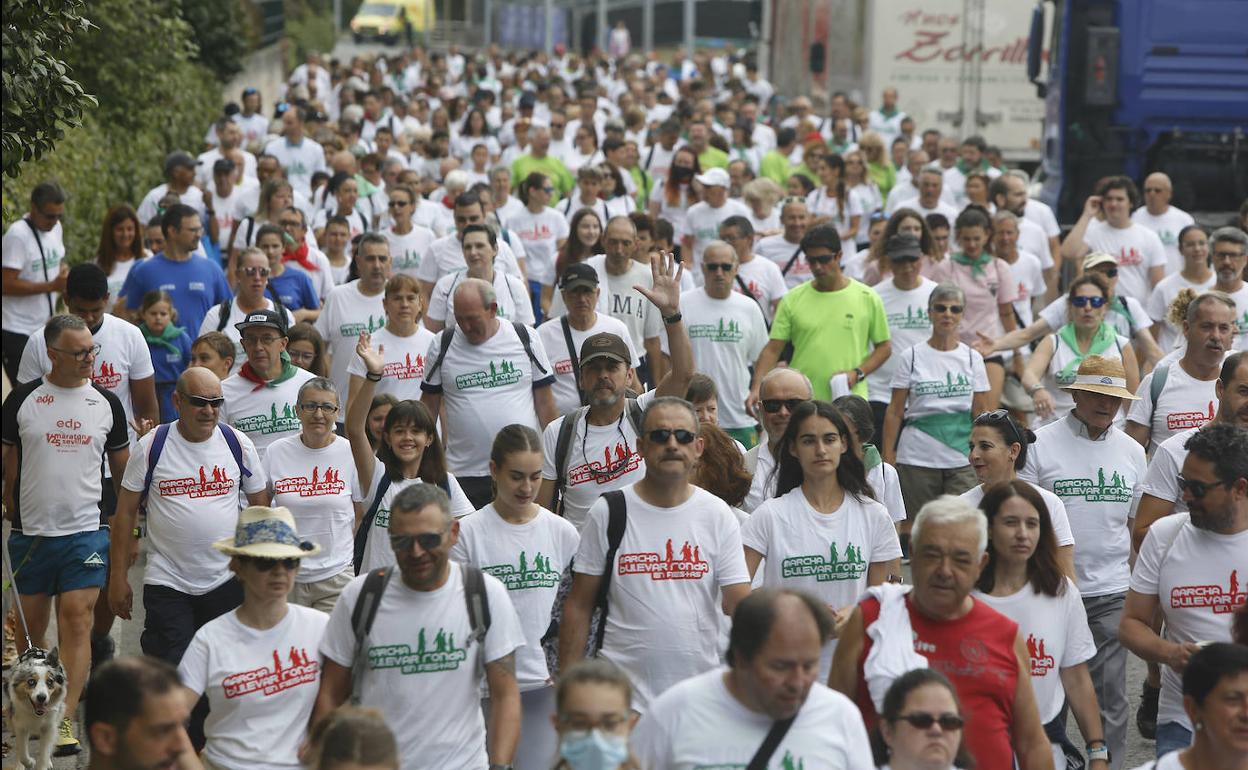 La Marcha Bulevar Ronda en Fiestas no defraudó y volvió a congregar a numerosos participantes. 