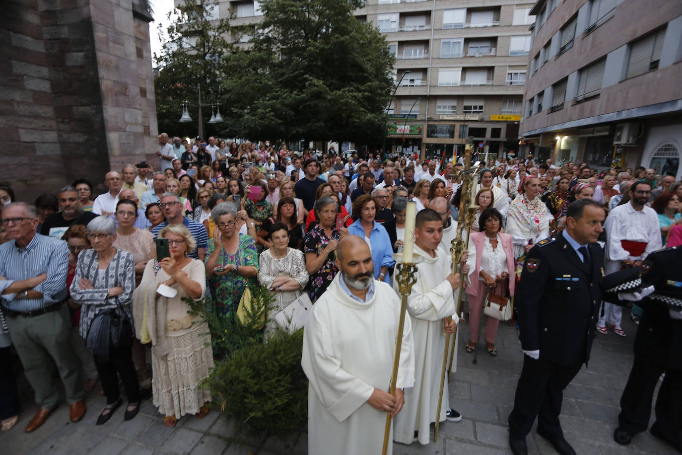 Fotos: Miles de personas siguieron la procesión de la Virgen Grande