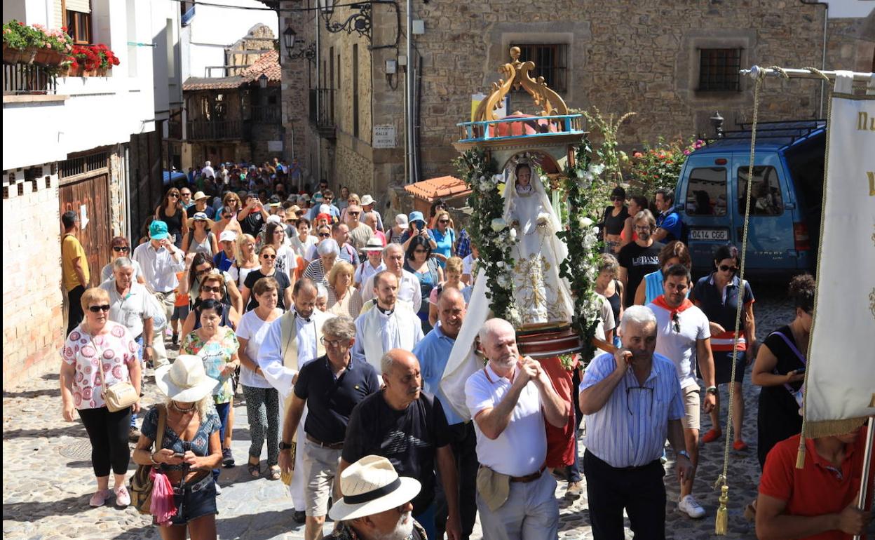 La Virgen de Valmayor regresó a su ermita