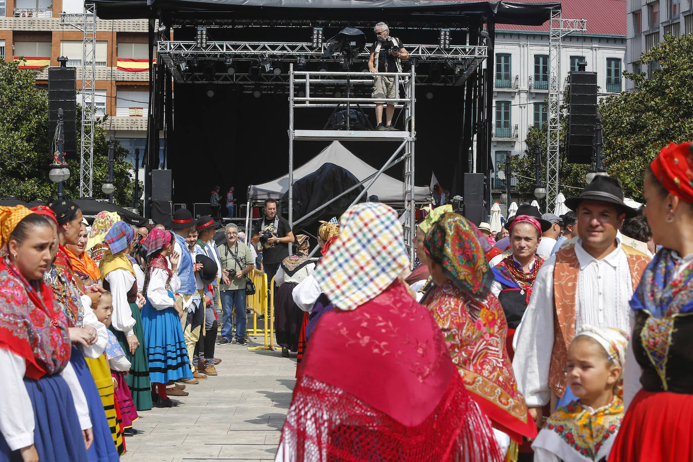 Fotos: El folclore reina en el día grande de las fiestas