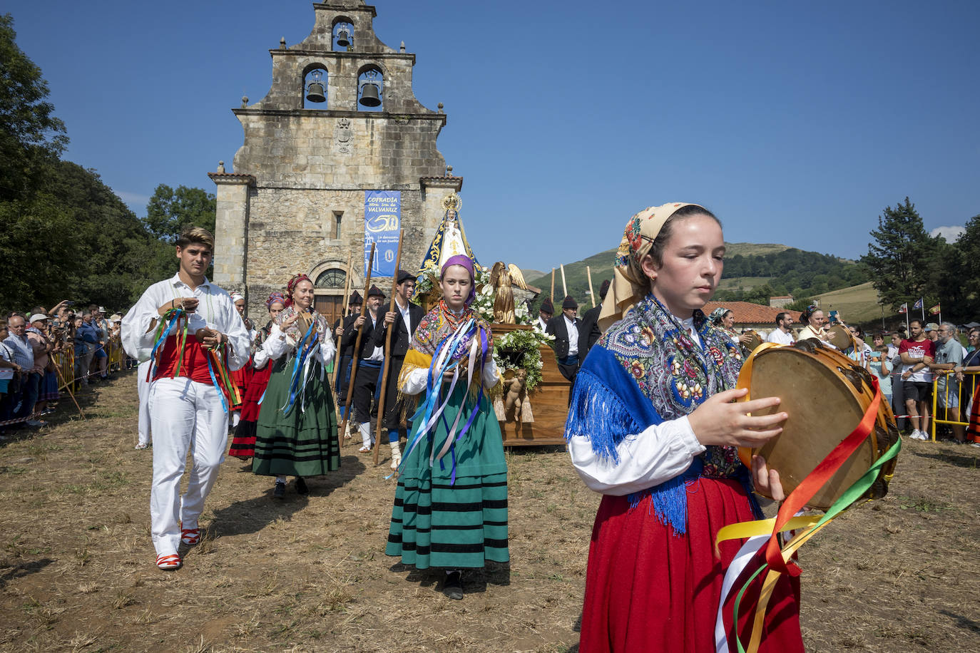 Fotos: Los pasiegos honran a la Virgen de Valvanuz