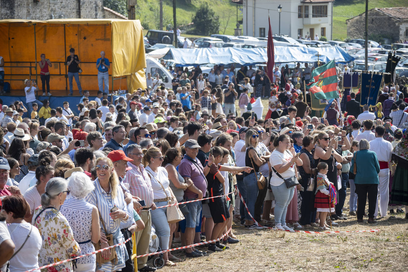 Fotos: Los pasiegos honran a la Virgen de Valvanuz