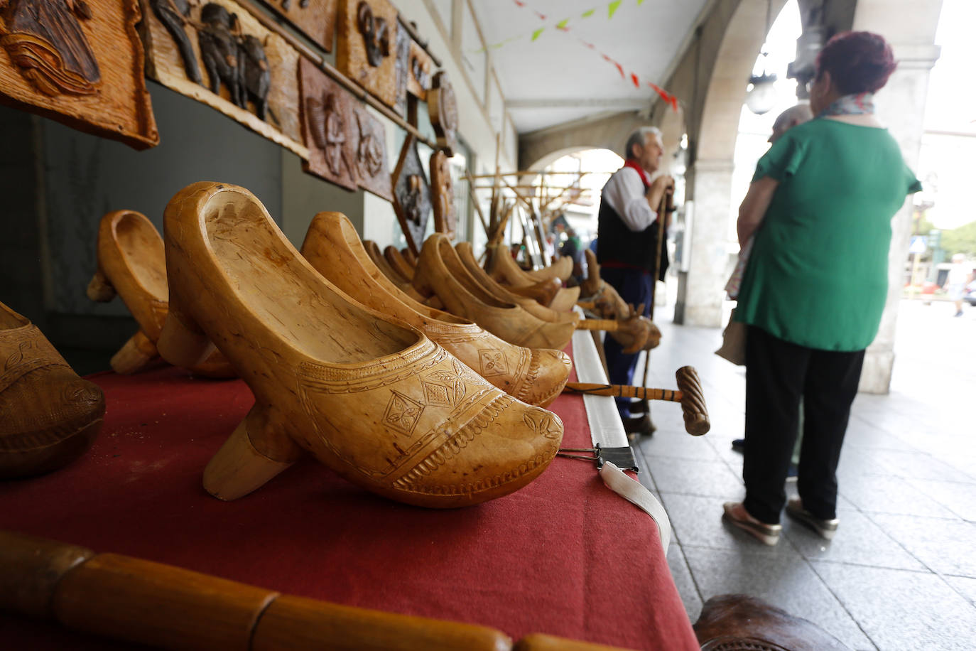 Fotos: La Feria de Artesanos conquista la Plaza Mayor