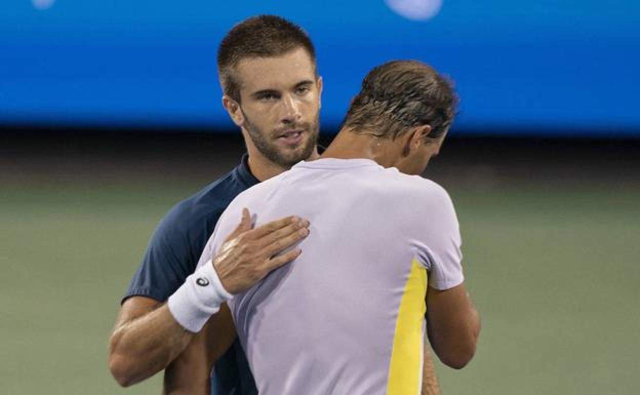 Nadal acusa la falta de rodaje y cae en Cincinnati en su regreso tras la lesión