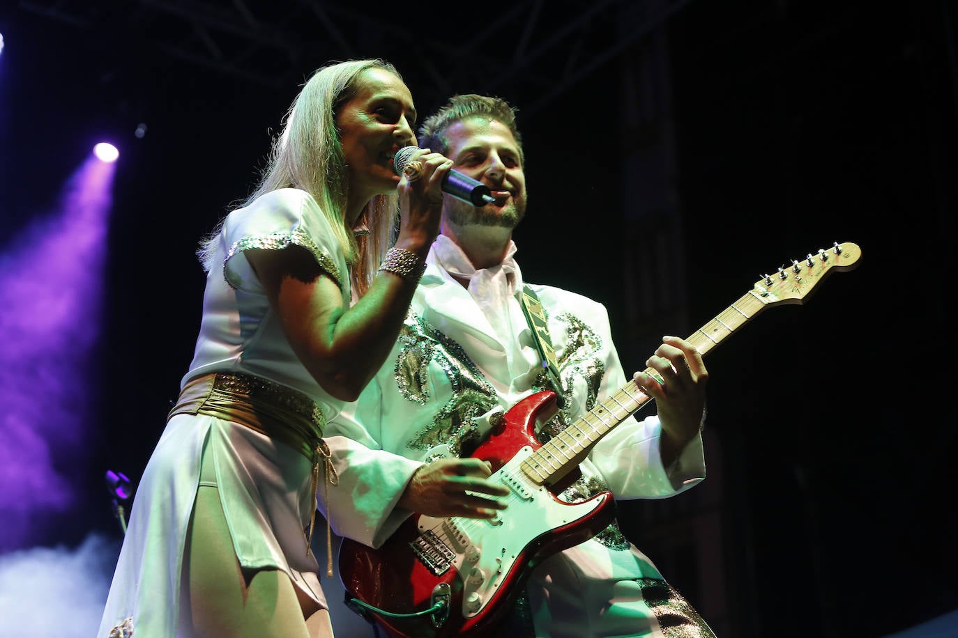 El tributo al grupo Abba hizo disfrutar al público en el Bulevar