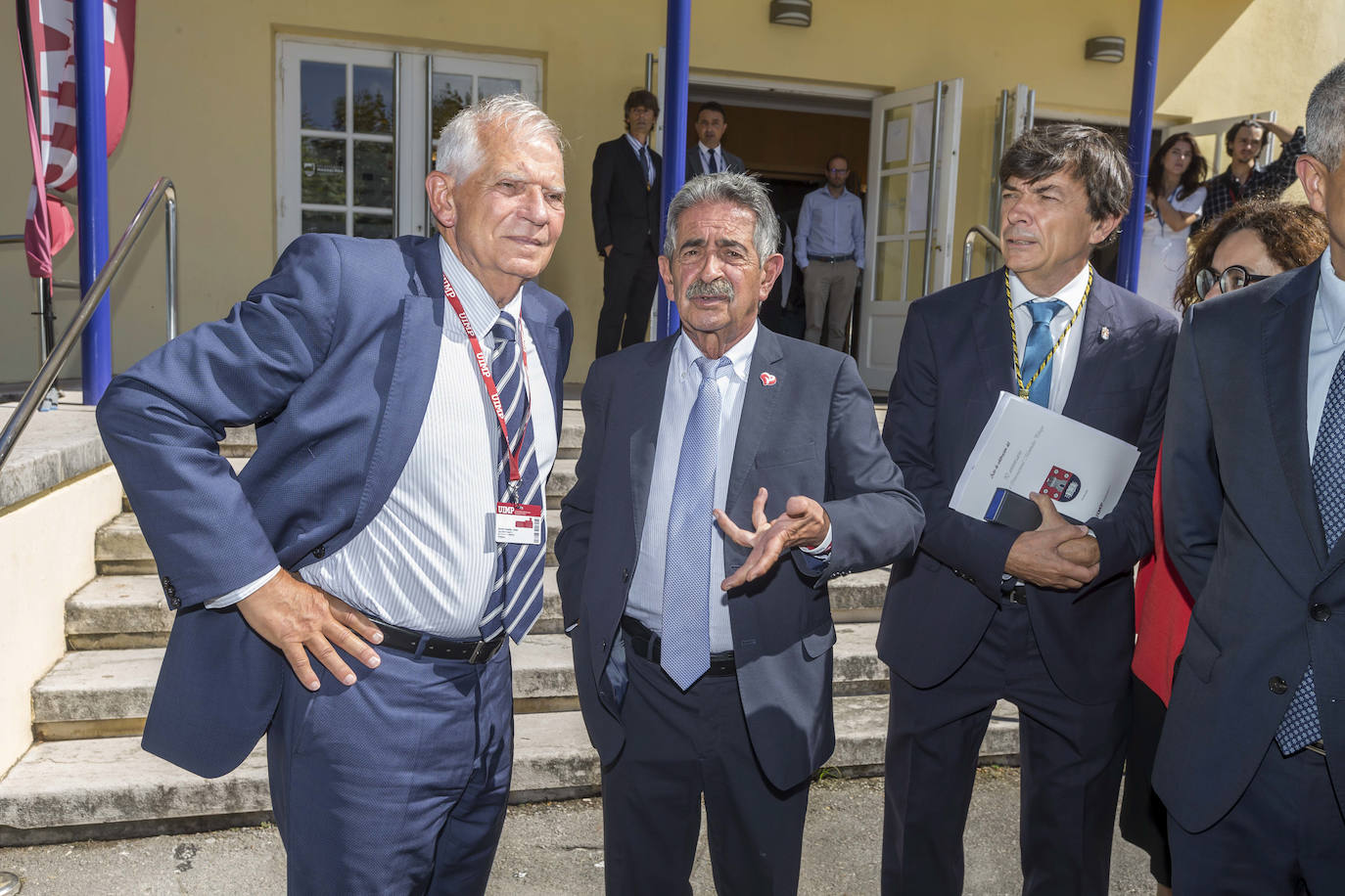 Josep Borrell, Miguel Ángel Revilla y Carlos Andradas 