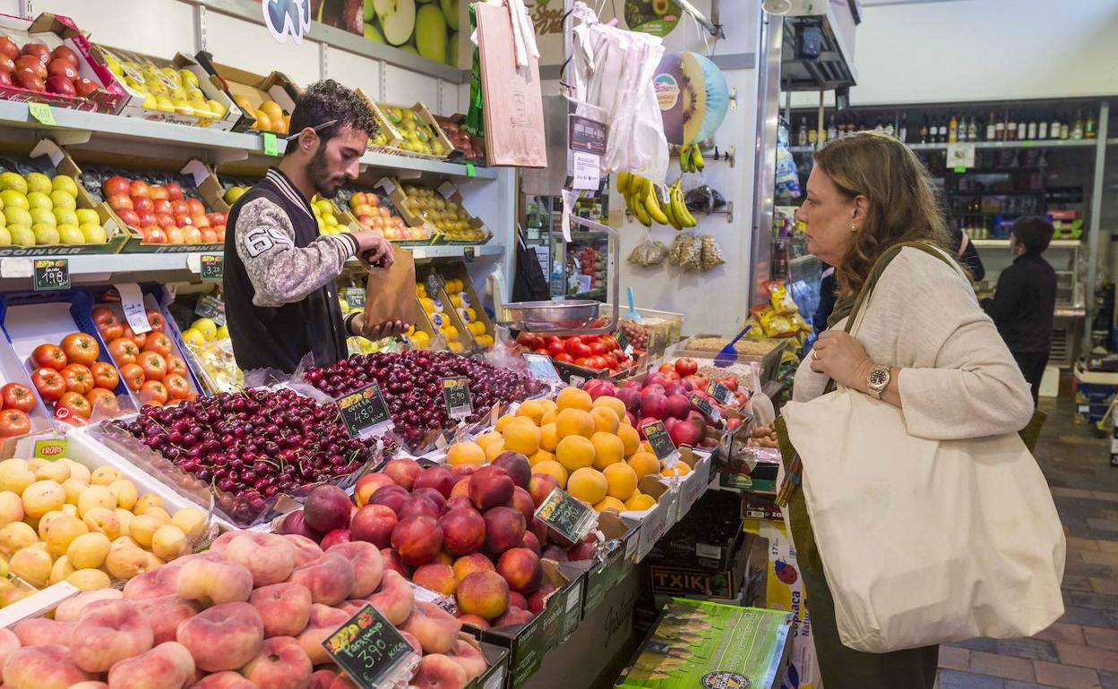 El consumo de fruta ha bajado un 12% en Cantabria en el último año