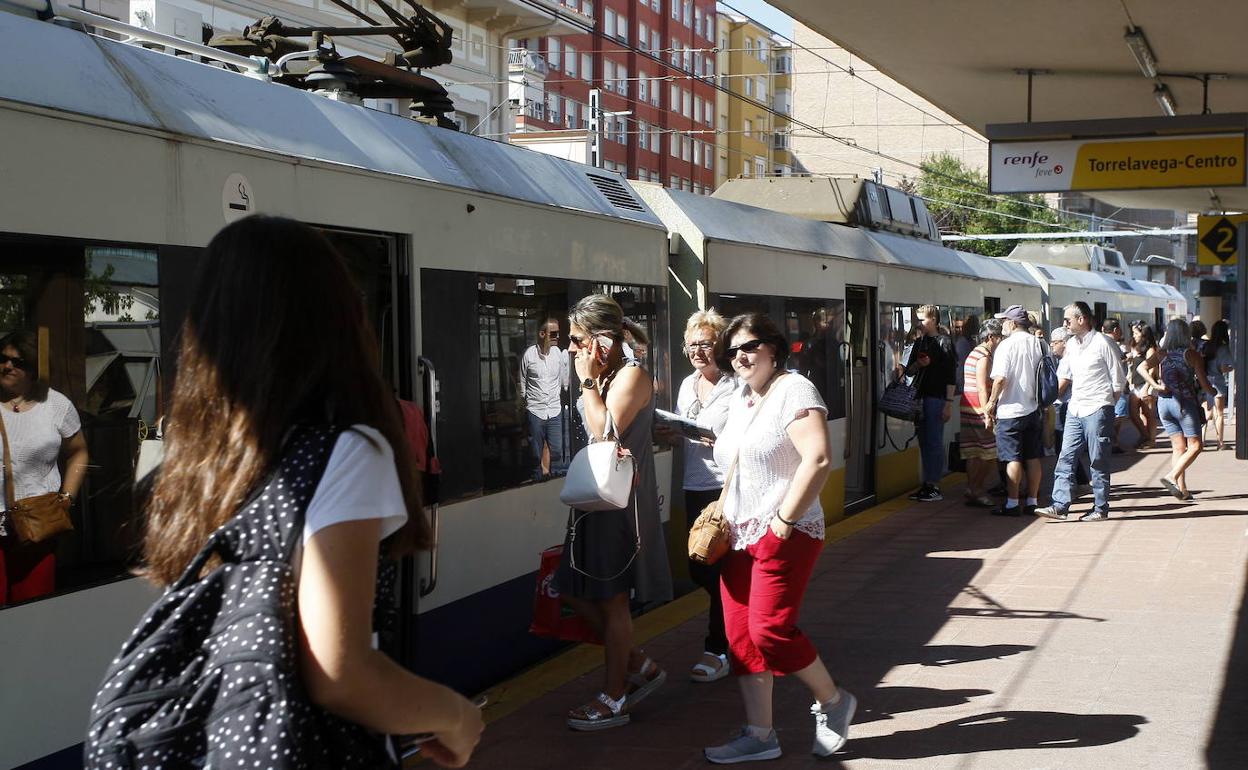 Renfe recomienda adquirir los abonos gratis de Cercanías y Media Distancia antes del 5 de septiembre