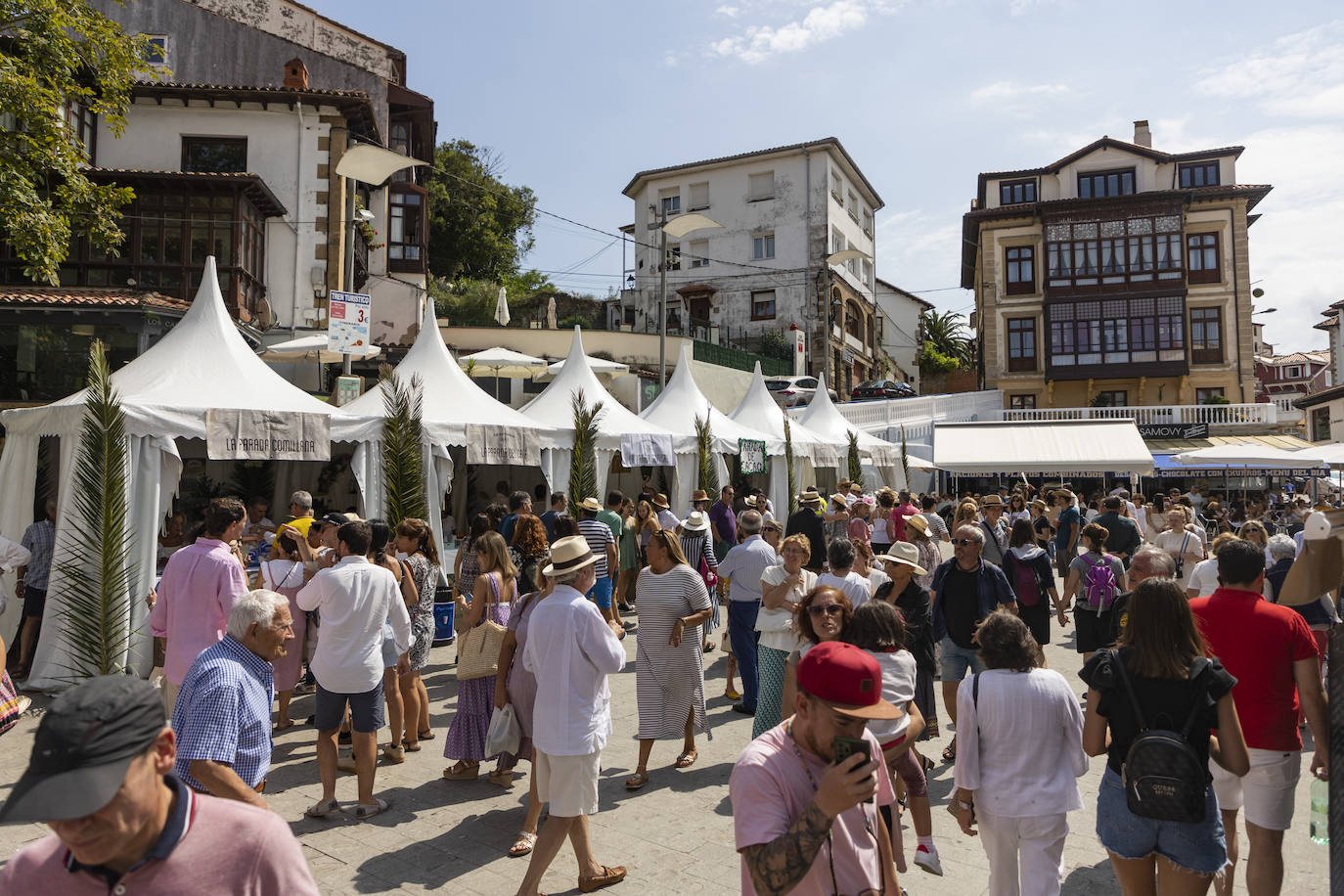 La localidad cántabra acoge este fin de semana un mercado colonial, pasacalles teatralizados, conciertos de música cubana en directo, talleres de bailes, conferencias y el sorteo de un viaje