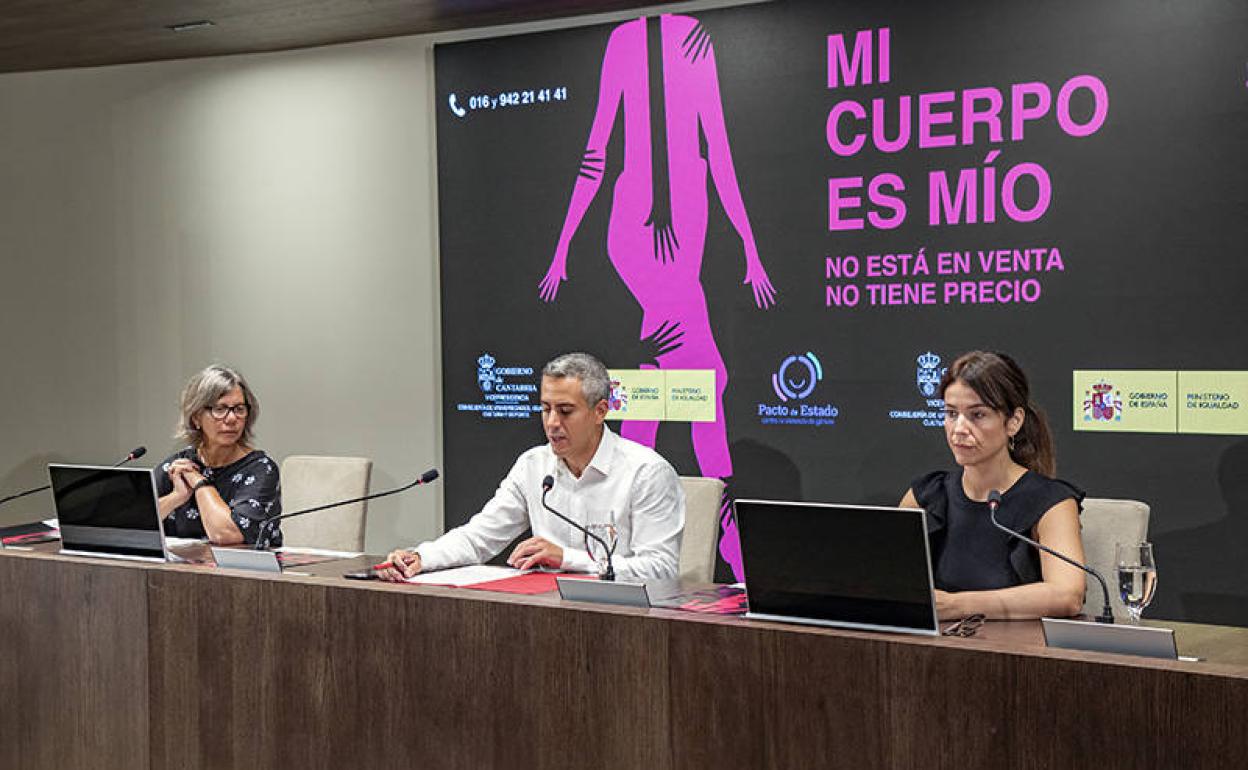 Consuelo Gutiérrez, Pablo Zuloaga e Isabel de la Sierra, autora de la campaña.