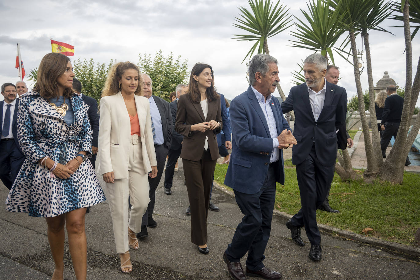 Los ministros han firmado hoy con el presidente de Cantabria, Miguel Ángel Revilla, el convenio para la puesta en marcha de una oficina judicial en el penal